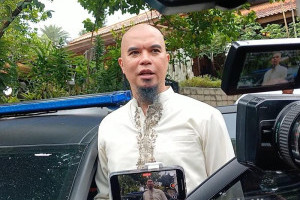 ahmad-dhani-ungkap-rasanya-bersatu-dengan-maia-di-pernikahan-al-ghazali