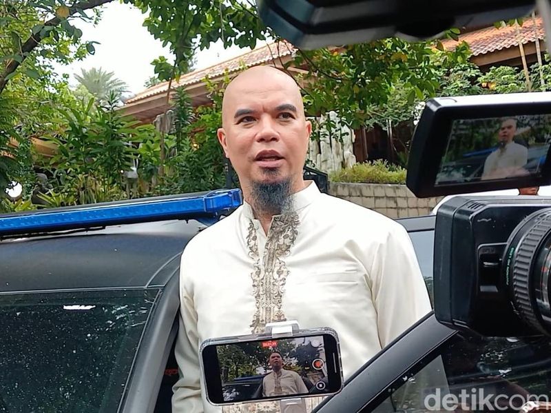 ahmad-dhani-ungkap-rasanya-bersatu-dengan-maia-di-pernikahan-al-ghazali