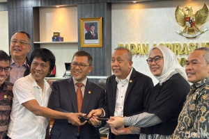 ahmad-heryawan-gantikan-istrinya-sebagai-ketua-bam-dpr-ri