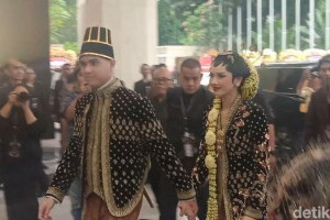 al-ghazali-dan-alyssa-daguise-tampil-elegan-di-acara-pernikahan-khas-yogya