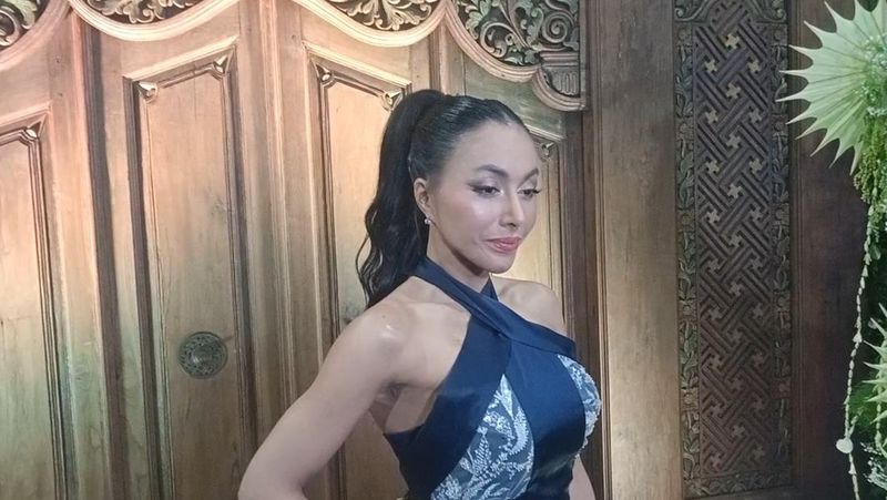 alasan-denada-simpan-rencana-operasi-hidung-dari-anaknya
