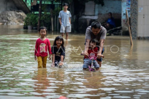 andra-soni-harap-banten-dan-dki-kompak-cari-solusi-atasi-banjir