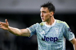 andrea-cambiaso-klarifikasi-rumor-pindah-ke-manchester-city