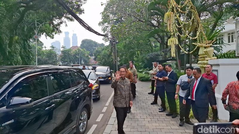 anies-baswedan-hadiri-pernikahan-putri-pramono-anung-dan-ucapan-selamat