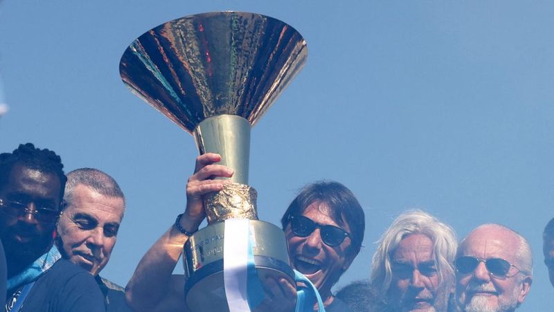 antonio-conte-tegaskan-tidak-akan-tinggalkan-napoli