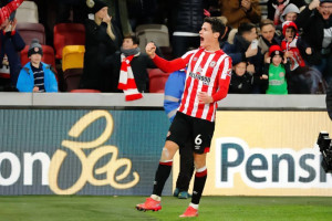 arsenal-resmi-boyong-gelandang-brentford-untuk-perkuat-lini-tengah