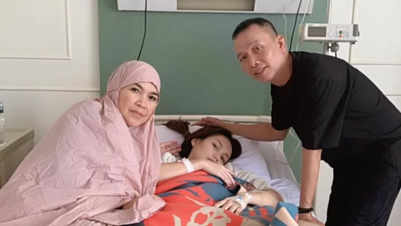 ayu-ting-ting-dirawat-di-rumah-sakit-karena-kelelahan-ekstrem