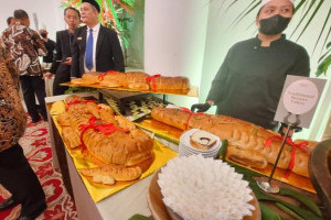 balai-kota-jakarta-gelar-sajian-roti-buaya-dan-soto-betawi-dalam-perayaan-hut-jakarta-ke-498