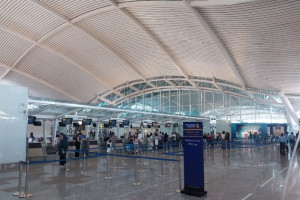 bandara-bali-catat-87-penerbangan-batal-akibat-erupsi-lewotobi