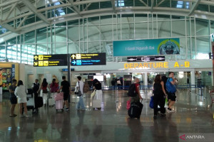 bandara-bali-pastikan-penumpang-qatar-airways-tertangani-dengan-baik