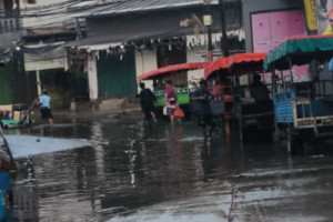 banjir-rob-di-jakut-surut-warga-bersyukur-setelah-hujan-deras