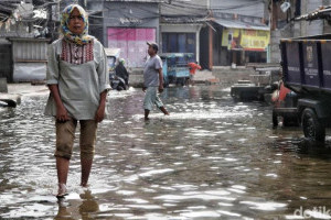 banjir-rob-mengancam-muara-angke-hingga-akhir-juni