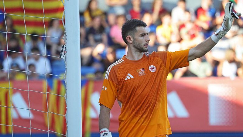 barcelona-resmi-rekrut-joan-garcia-dari-espanyol-untuk-musim-2025