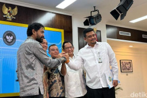 bobby-nasution-muzakir-manaf-jabat-tangan-usai-keputusan-4-pulau-milik-aceh