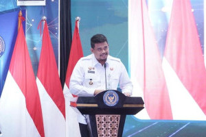 bobby-nasution-perkenalkan-strategi-turunkan-tarif-tiket-pesawat