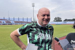 bojan-hodak-optimalkan-persiapan-persib-bandung-di-piala-presiden-2025