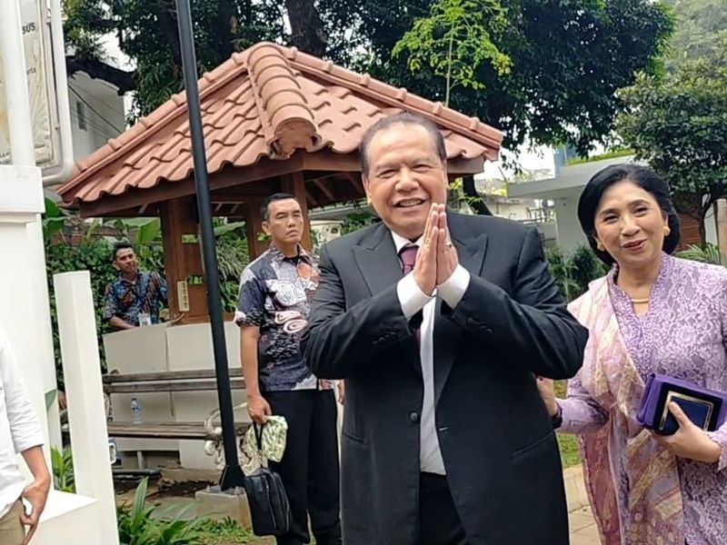 chairul-tanjung-ucapkan-selamat-atas-pernikahan-anak-pramono-anung