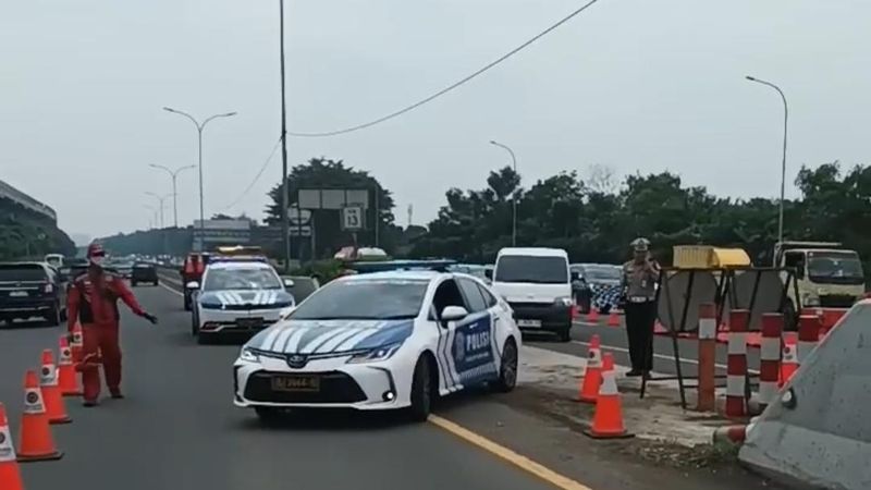 contraflow-diberlakukan-di-tol-jagorawi-arah-bogor-akibat-kecelakaan-truk