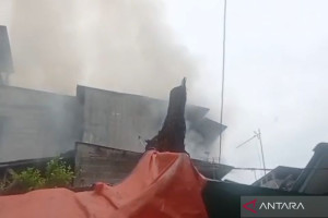 damkar-berhasil-padamkan-kebakaran-di-tamansari-jakbar