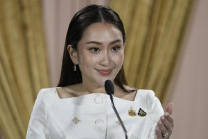 demonstran-ramai-desak-pm-thailand-mundur-hanya-tiga-hari-setelah-pelantikan