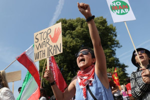 demonstrasi-di-den-haag-tuntut-penurunan-ketegangan-iran-dan-nato