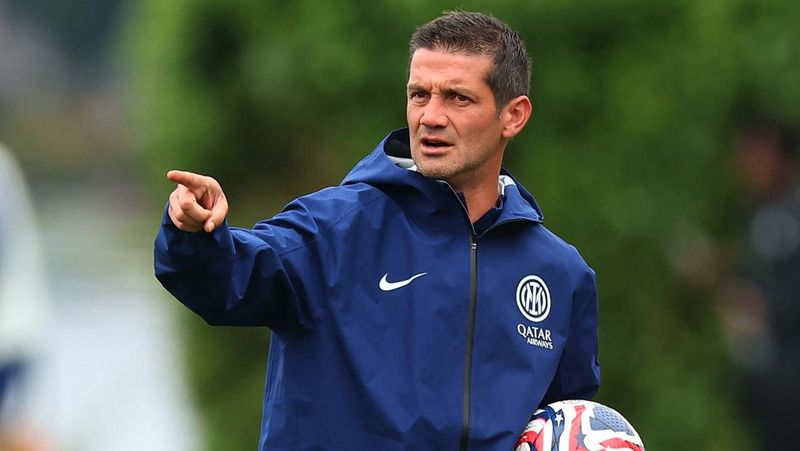 denzel-dumfries-puji-cristian-chivu-sebagai-pelatih-istimewa-di-inter-milan