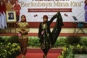 desainer-modest-tantang-kreasi-kebaya-elegan-dan-sopan