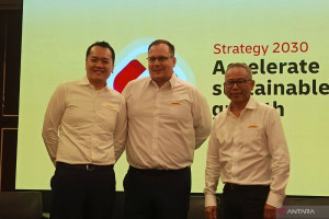 dhl-perkuat-komitmen-jadi-pusat-perdagangan-global-ri