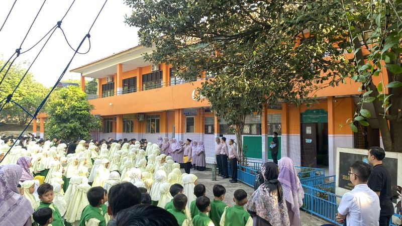 disdik-kota-depok-anjurkan-guru-tolak-hadiah-dari-orang-tua-murid