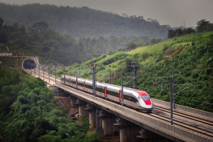 diskon-tiket-kereta-cepat-whoosh-hingga-50-untuk-libur-sekolah-2025