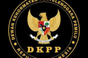 dkpp-ri-adakan-sidang-etik-anggota-kpu-bawaslu-sumut-di-kabupaten-toba