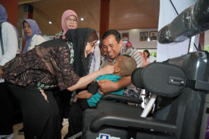 dpr-salurkan-bantuan-rp957-juta-untuk-kelompok-rentan