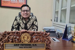 dprd-surabaya-dukung-keras-penertiban-parkir-liar