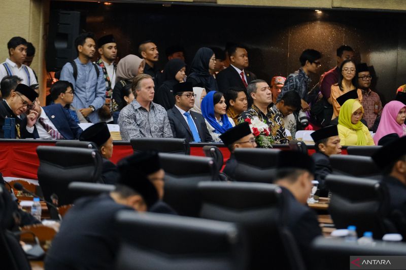 dukung-ekonomi-kreatif-menparekraf-tanda-tangani-kerja-sama-dengan-pemprov-dki