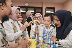 dwp-kemenkes-salurkan-bantuan-untuk-disabilitas-mandiri-di-jatim