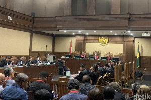 eks-hakim-mk-bandingkan-bukti-tak-sah-dengan-pohon-beracun