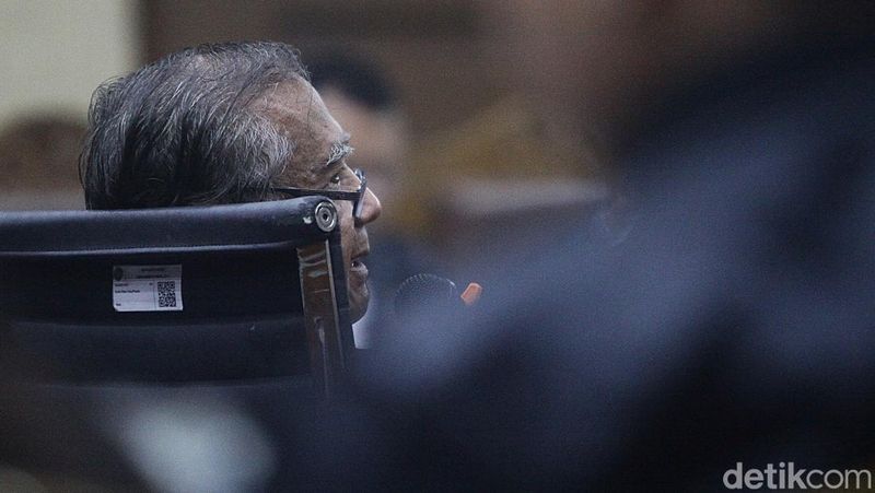eks-hakim-mk-jelaskan-peran-pengacara-sebagai-saksi-terdakwa