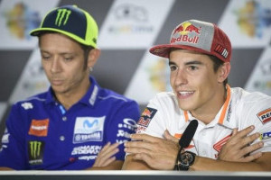 eks-rider-pilih-goat-motogp-rossi-atau-marquez
