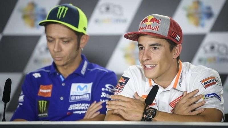 eks-rider-pilih-goat-motogp-rossi-atau-marquez