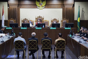 empat-terdakwa-korupsi-lahan-rorotan-divonis-pidana-penjara