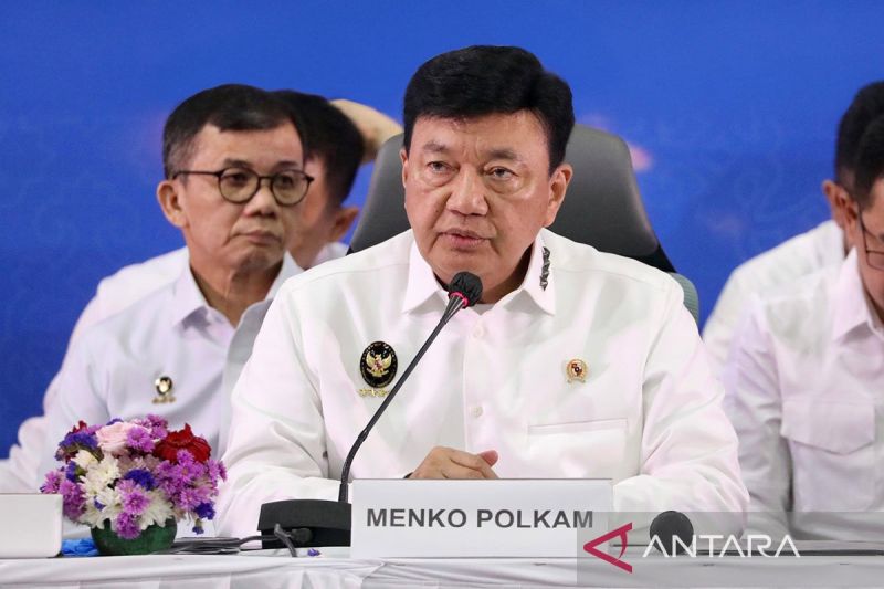 evakuasi-wni-dari-iran-dimulai-menko-polkam-pastikan-proses-sudah-dimulai