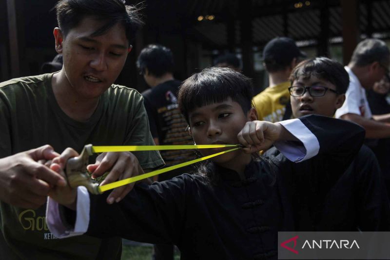 festival-budaya-surakarta-pamerkan-permainan-tradisional-katapel