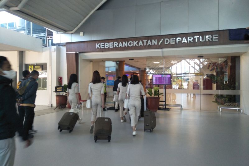 gaji-pramugari-indonesia-tahun-2025-naik-signifikan