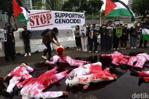 greenpeace-gelar-aksi-damai-di-kedubes-as-mendukung-palestina