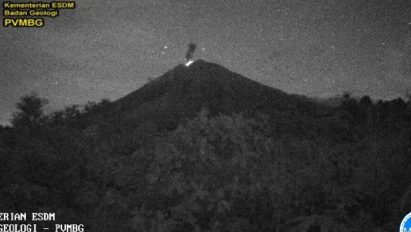 gunung-semeru-erupsi-hebat-tinggi-letusan-abu-capai-1-2-km
