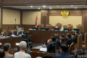 hasto-kristiyanto-ungkap-pertemuan-pertama-dengan-harun-masiku