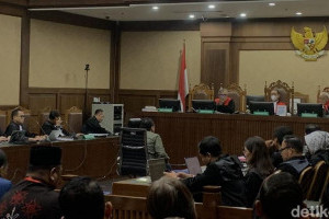 hasto-tawarkan-fokus-pada-diplomasi-tolak-tawaran-menteri