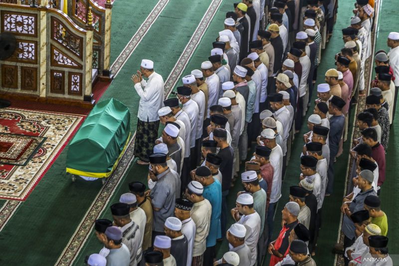 hukum-adzan-saat-pemakaman-trend-baru-atau-tradisi-lama
