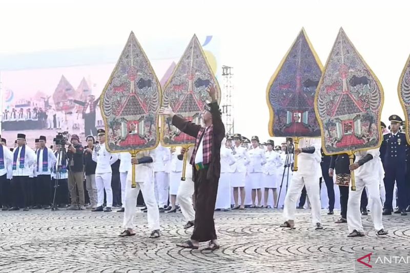 hut-jakarta-ke-498-meriahkan-monas-dengan-ondel-ondel-dan-musik-tanjidor