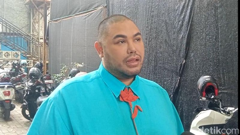 ibadah-haji-bikin-ivan-gunawan-lunasi-utang-dan-tinggalkan-riba